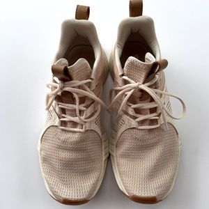 Pale Dusty Pink Reebok CrossFit Running Shoe 8.5